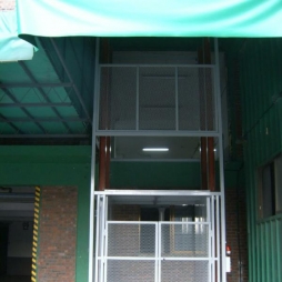 39. 화물용 리프…